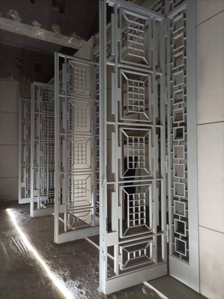 Décapage par aérogommage sur métal peint