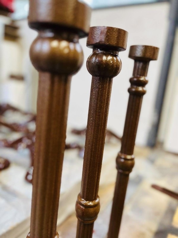 Restauration de pied de table en fonte pour différents restaurants en Normandie