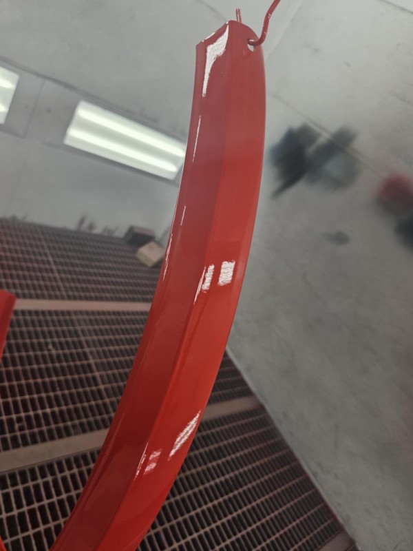 Peinture de carrosserie agricole près de Le Neubourg : un savoir-faire unique pour vos machines