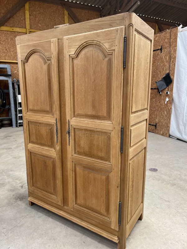 Rénovation d’armoire normande à Elbeuf – Decapflash, expert du décapage bois à Bosrobert