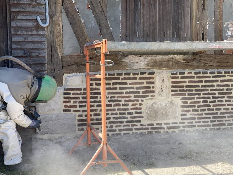 Décapage par aérogommage de pierre