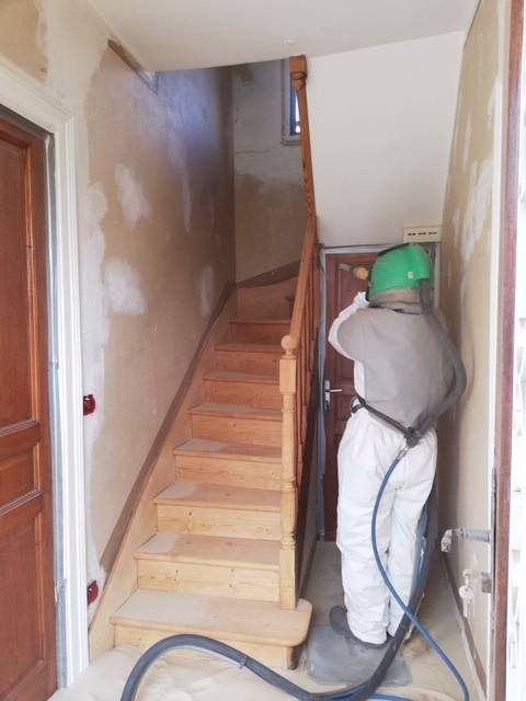 Décapage d'un escalier à Sotteville Lès Rouen