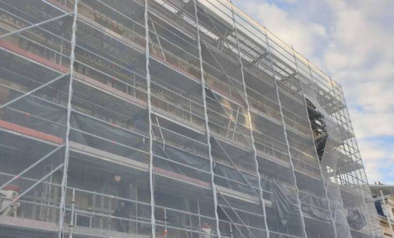 Décapage par hydrogommage d'un immeuble situé à Trouville sur Mer dans le Calvados