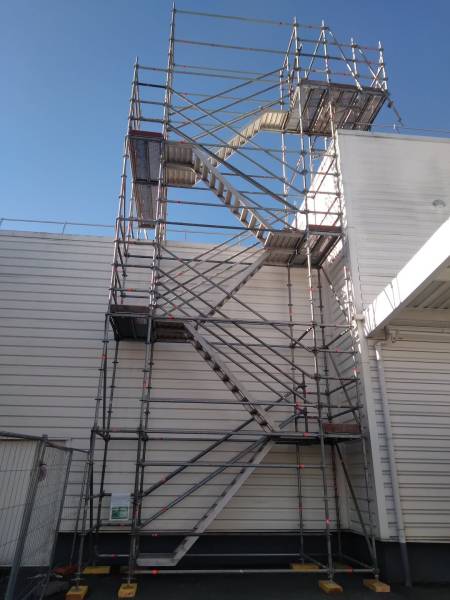 Tour d'accès proche de Caen